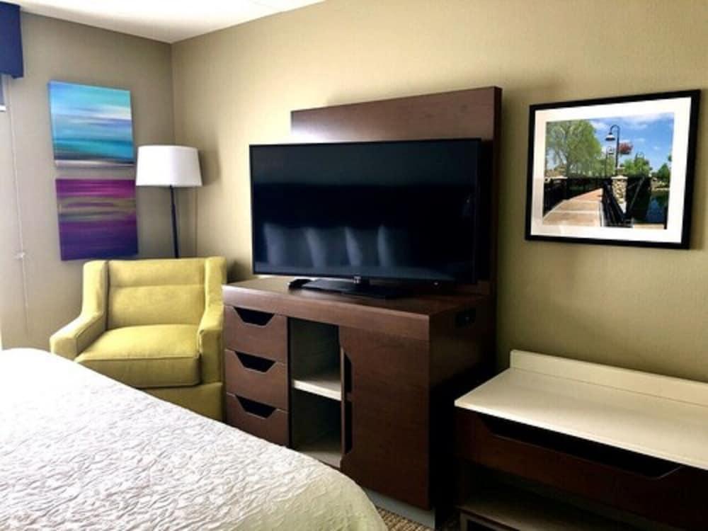 Hampton Inn McHenry Exterior foto