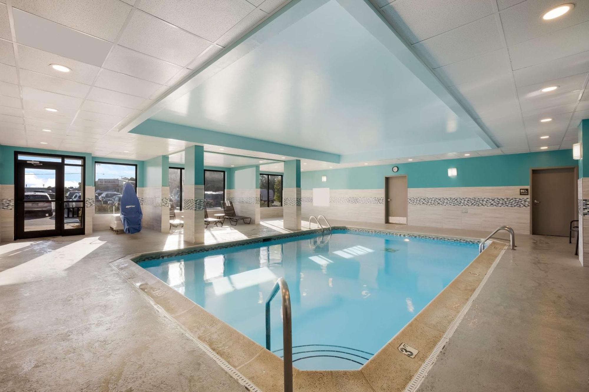Hampton Inn McHenry Exterior foto